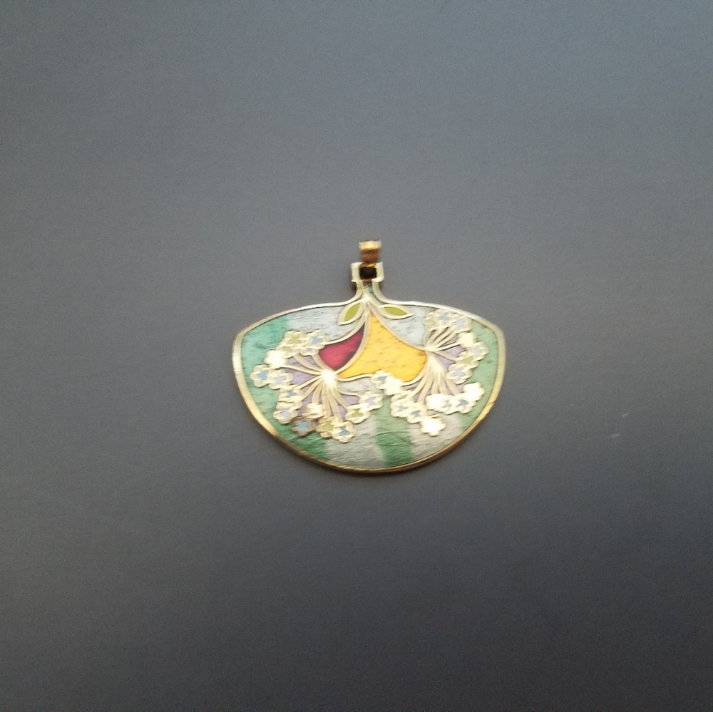 Necklace drop.
